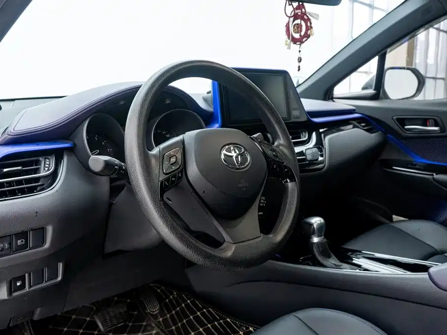 Toyota C-HR 2020 2.0L Leading Edition купить на сайте DeffCars