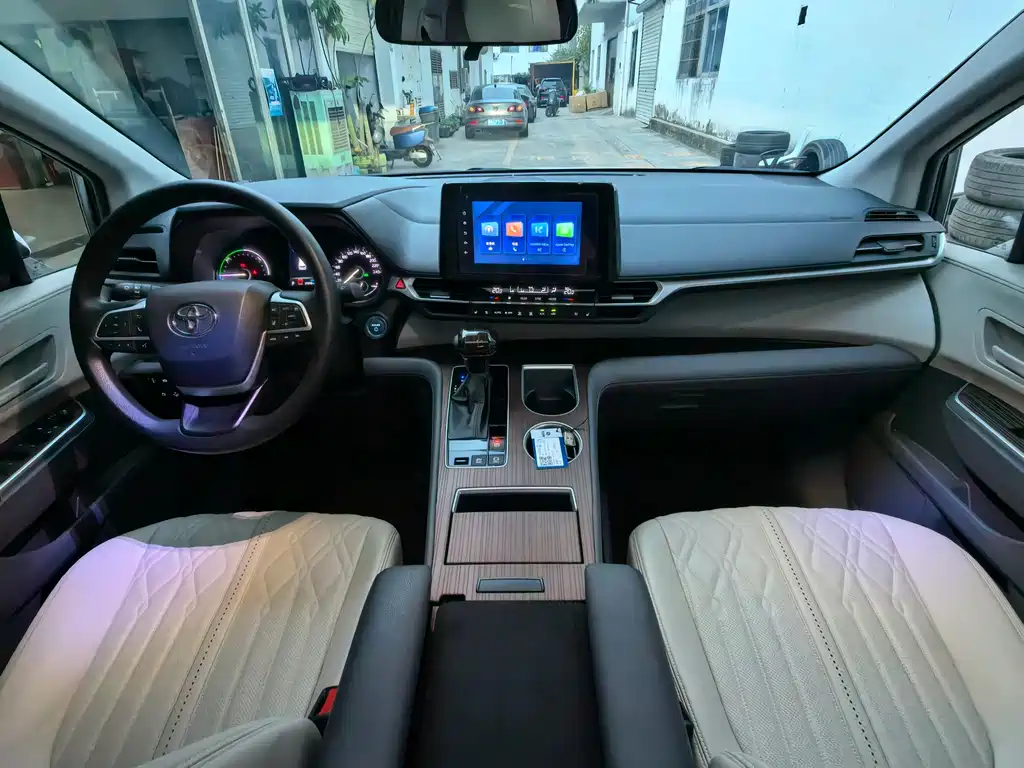 SIENNA 2024 2.5L Hybrid Comfort Edition купить на сайте DeffCars