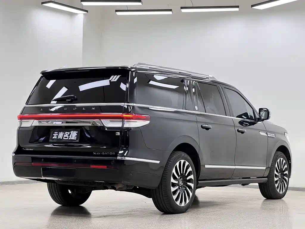 Navigator 2022 3.5T Long Axis Presidential Edition купить на сайте DeffCars