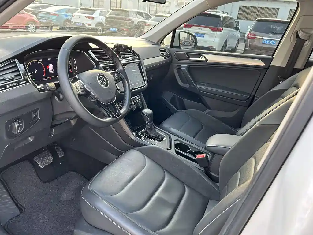 Tiguan L 2021 330TSI automatic two-wheel drive smart version купить на сайте DeffCars