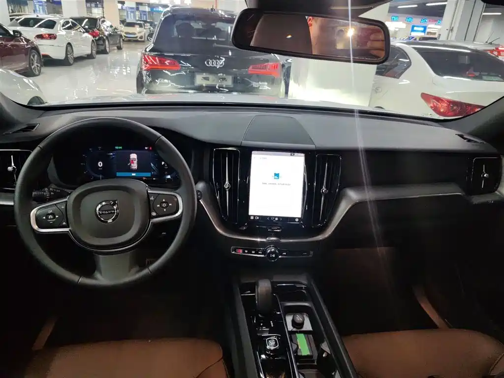 Volvo XC60 2025 B5 four-wheel drive Zhiyi Luxury Edition купить на сайте DeffCars