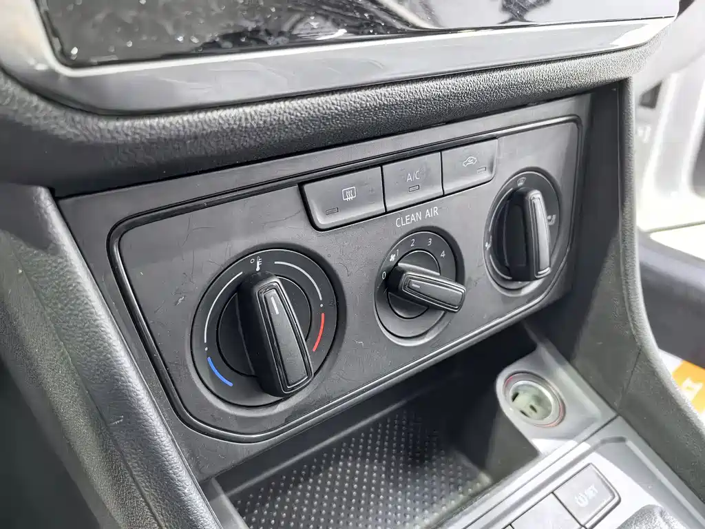 Lavida 2019 Lavida Qihang 1.5L Automatic Fashion Edition National VI купить на сайте DeffCars