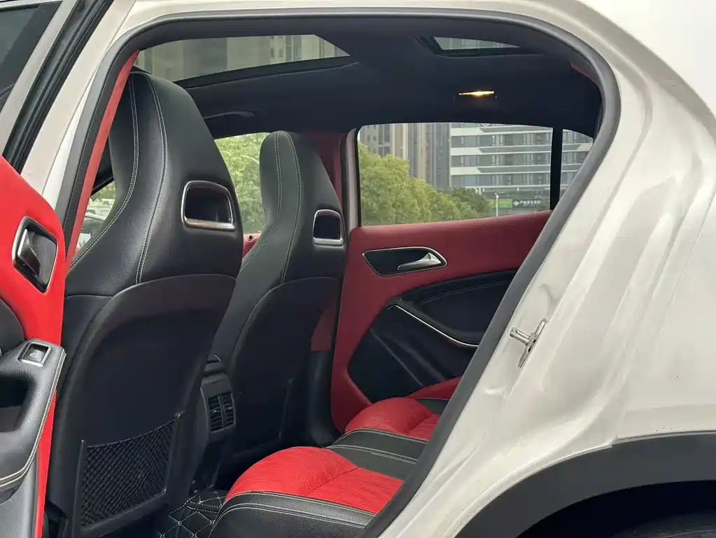 Mercedes-Benz GLA 2018 GLA 200 Dynamic купить на сайте DeffCars