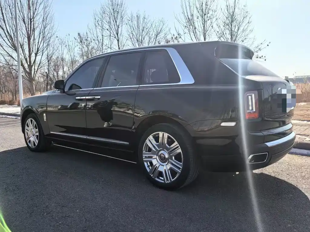 Cullinan 2018 four-seat version купить на сайте DeffCars