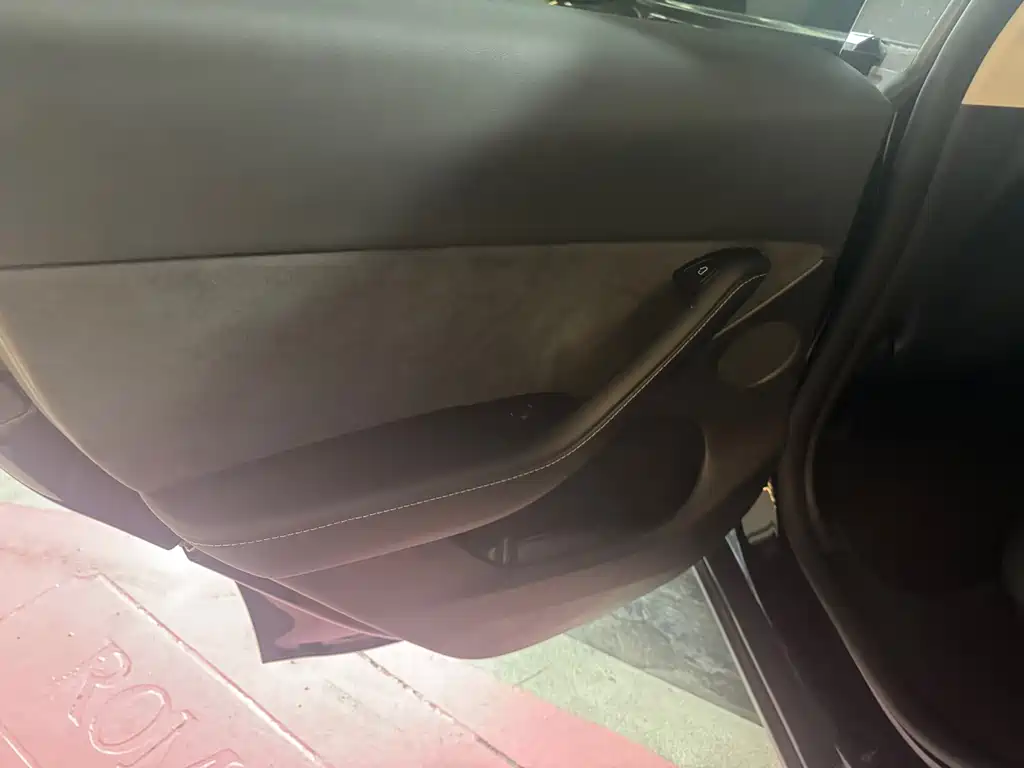 Model Y 2023 rear-wheel drive version купить на сайте DeffCars
