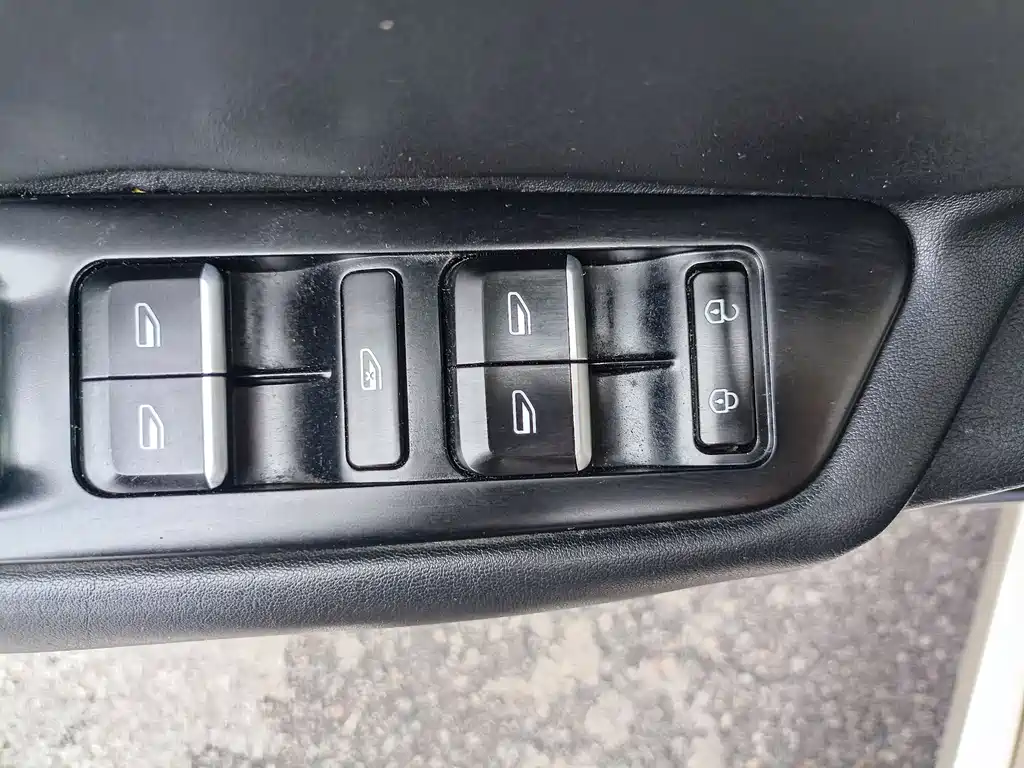 Emgrand GL 2017 1.3T Manual Elite купить на сайте DeffCars