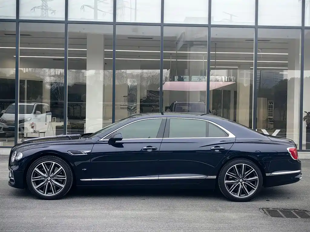 Flying Spur 2021 4.0T V8 Standard Edition купить на сайте DeffCars