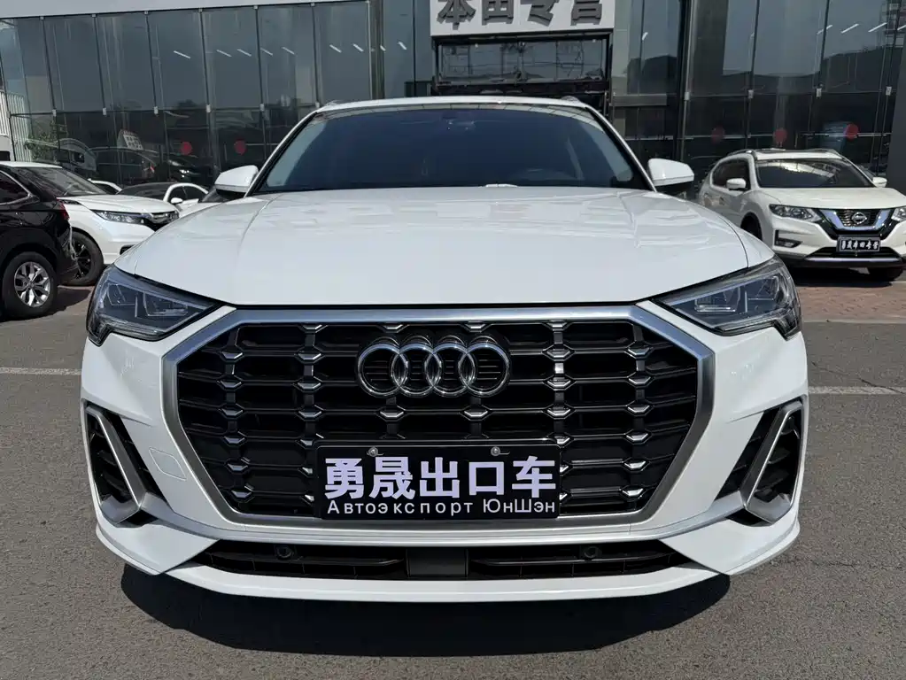 Audi Q3 2022 35 TFSI Fashionable and Dynamic купить на сайте DeffCars