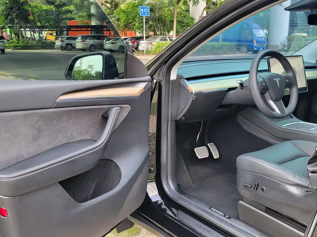 Model Y 2022 facelift rear-wheel drive version купить на сайте DeffCars