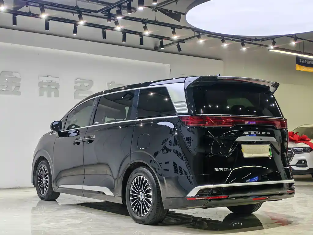 Denza D9 2024 DM-i 980 four-wheel drive premium model купить на сайте DeffCars