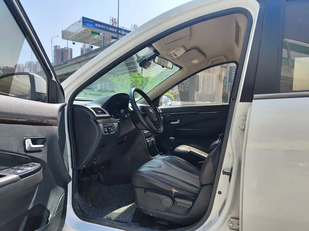 Fengguang 370 2016 model 1.5L manual standard SFG15-02 7 seats купить на сайте DeffCars