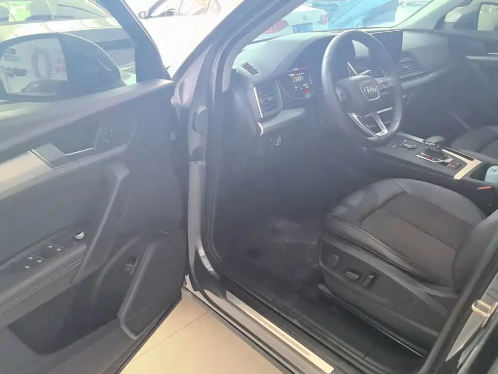 The Audi Q5L 2020 40 TFSI is an enterprising model купить на сайте DeffCars
