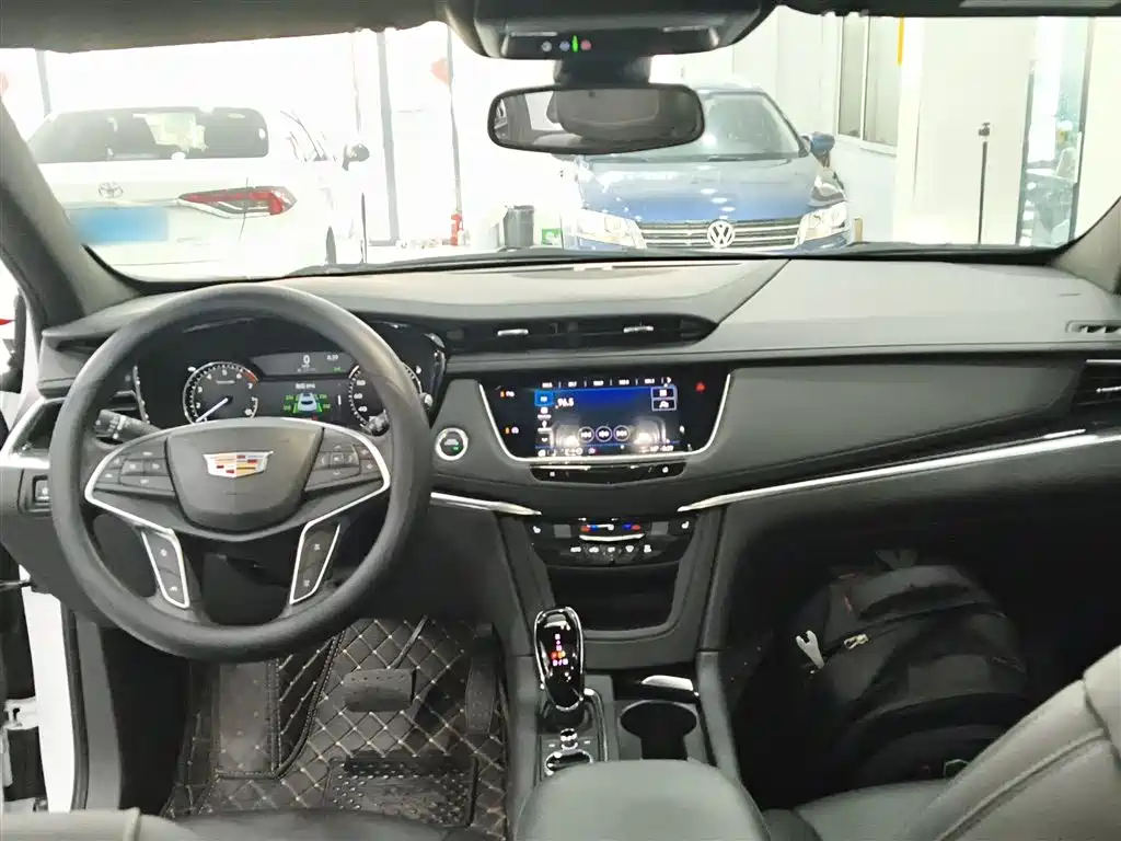 Cadillac XT5 2024 2.0T two-wheel drive fashion model купить на сайте DeffCars