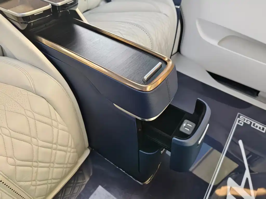 Buick GL8 2020 Avenir Four-seater Premium Edition купить на сайте DeffCars