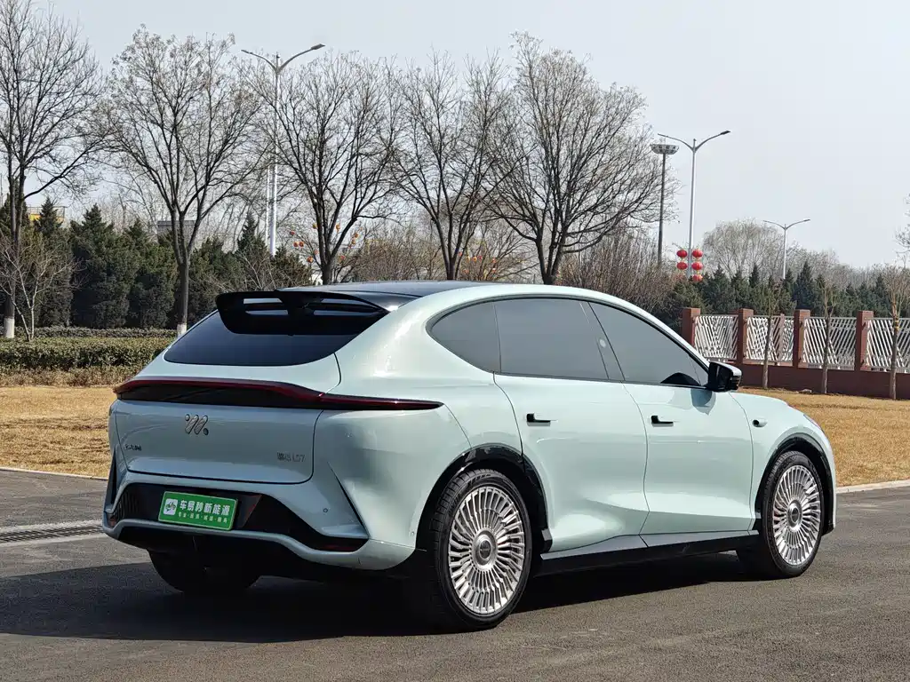 Zhiji LS7 2023 90kWh Elite rear-wheel drive version купить на сайте DeffCars