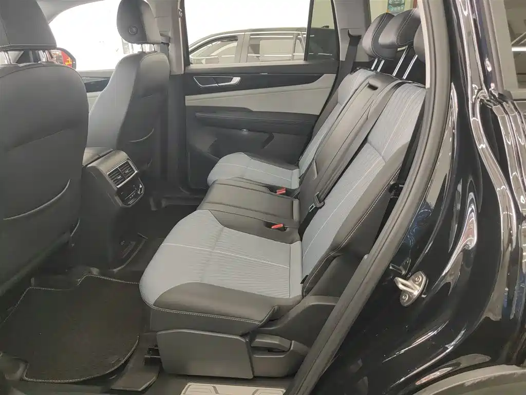 Touron 2022 380TSI four-wheel drive luxury version купить на сайте DeffCars