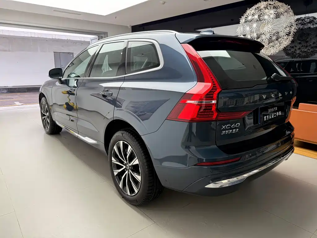 Volvo XC60 2025 B5 four-wheel drive Zhiyuan luxury version купить на сайте DeffCars
