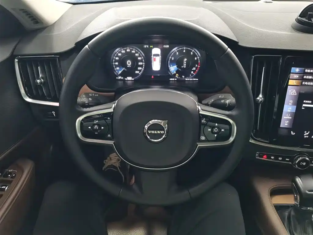 Volvo S90 2020 T5 Zhiyi Luxury Edition купить на сайте DeffCars