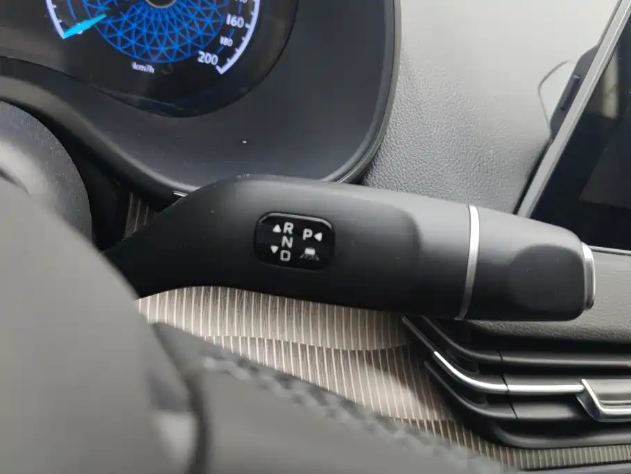 Hongqi E-QM5 2025 model 610km PLUS купить на сайте DeffCars