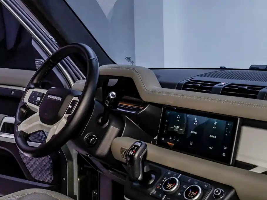 Land Rover Defender 2021 90 P400 Classic Reissue купить на сайте DeffCars