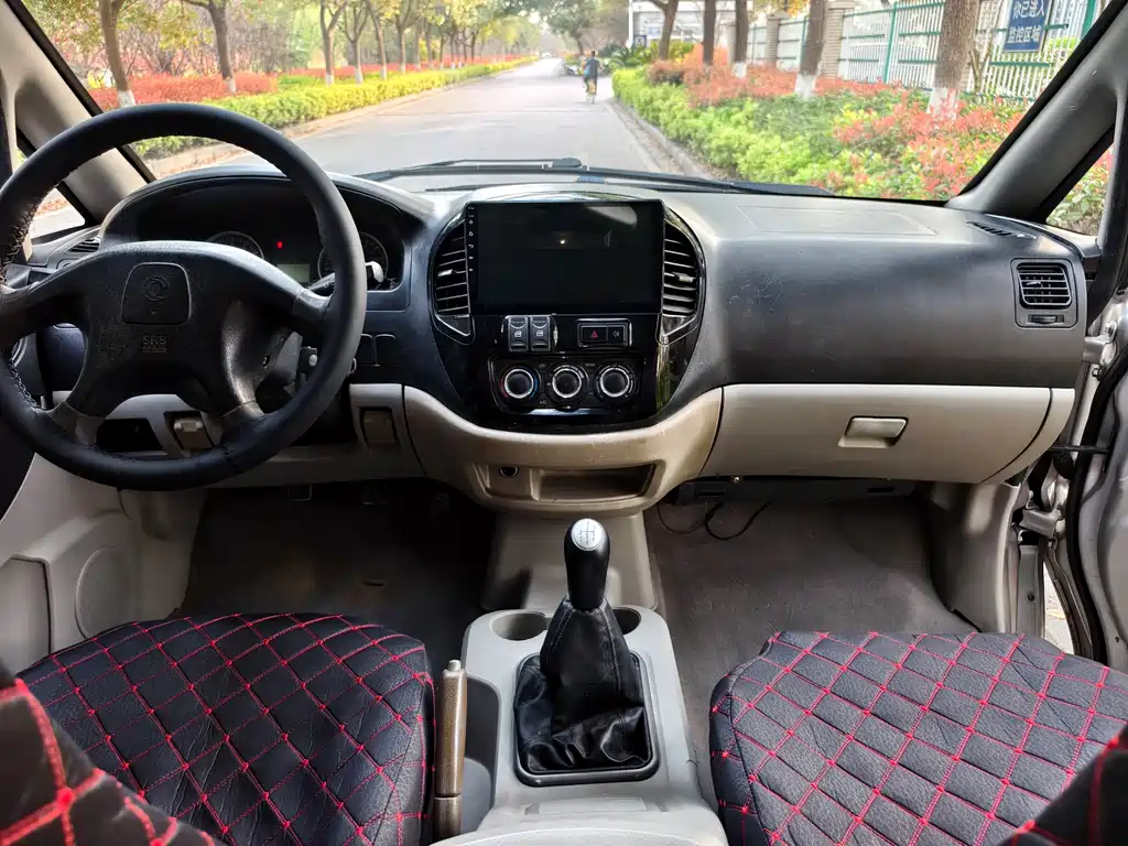 Lingzhi 2016 M3L 1.6L 7-seat comfort model купить на сайте DeffCars