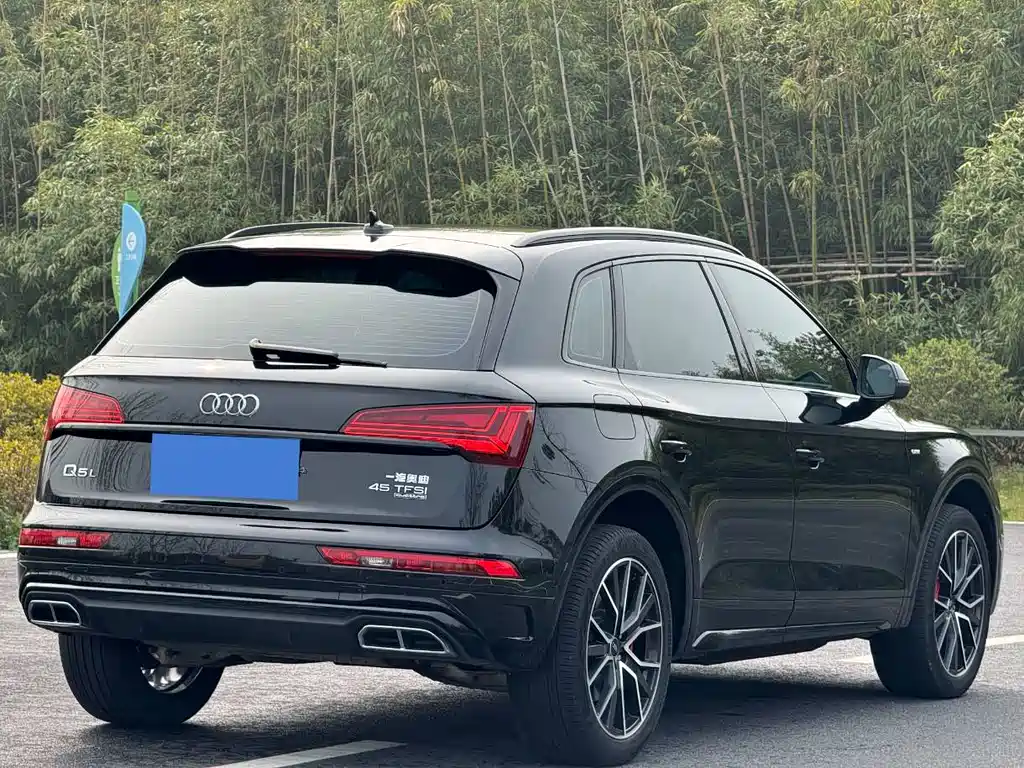 Audi Q5L 2025 45 TFSI luxury and dynamic model купить на сайте DeffCars