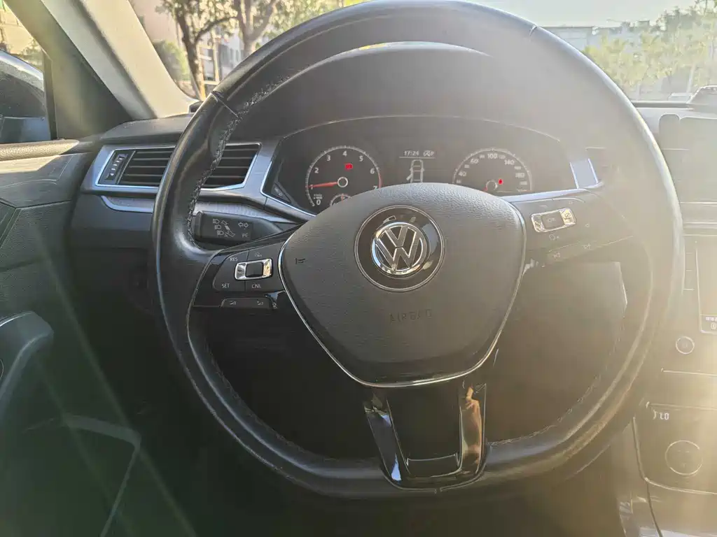 Passat 2017 280TSI DSG Premium Edition купить на сайте DeffCars