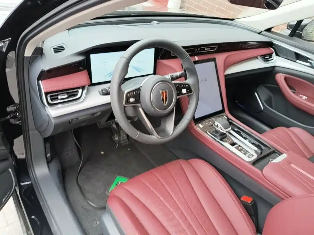 Hongqi H5 2025 2.0T automatic Qichang version купить на сайте DeffCars