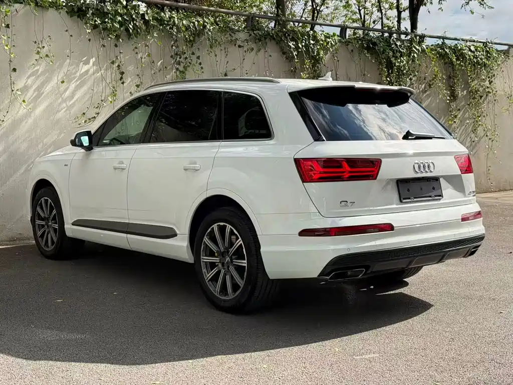 Audi Q7 2016 45 TFSI S line sports model купить на сайте DeffCars