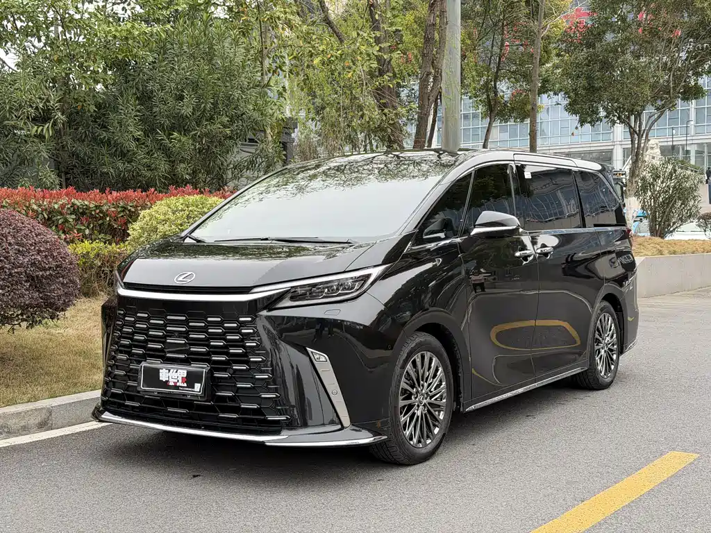 Lexus LM 2025 500h four-seat Royal Edition купить на сайте DeffCars