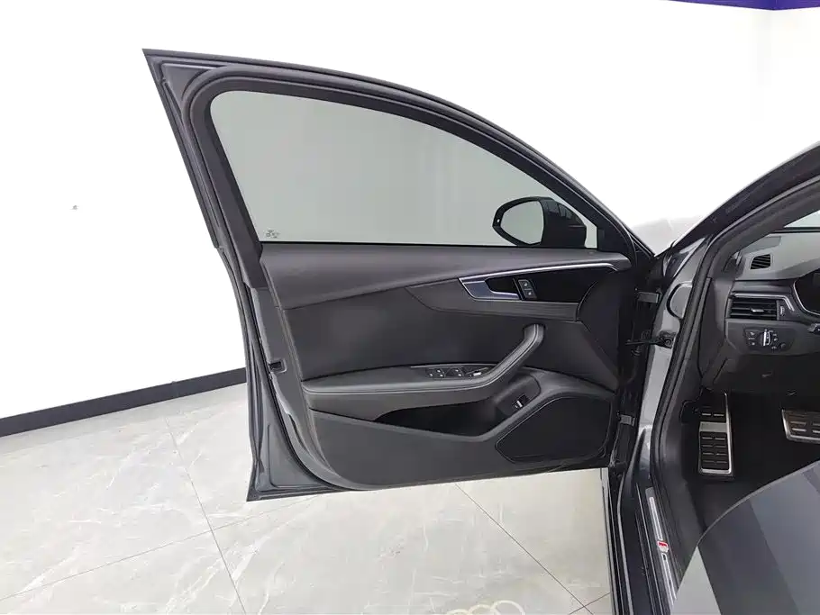 Audi A4L 2023 40 TFSI luxury and dynamic model купить на сайте DeffCars