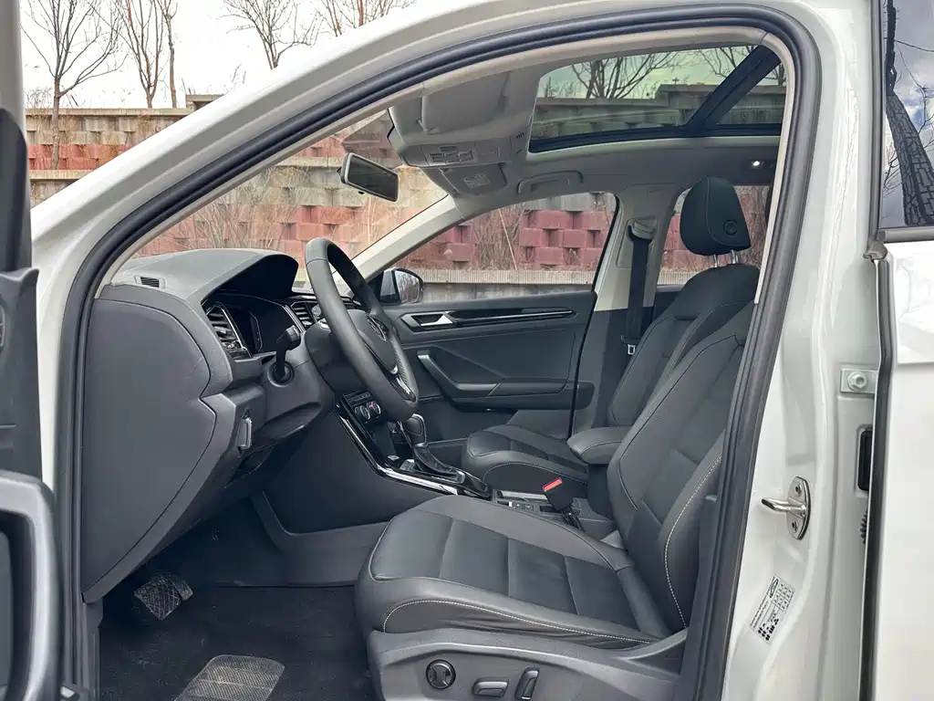 T-ROC 2022 model 280TSI DSG two-wheel drive comfort PLUS купить на сайте DeffCars