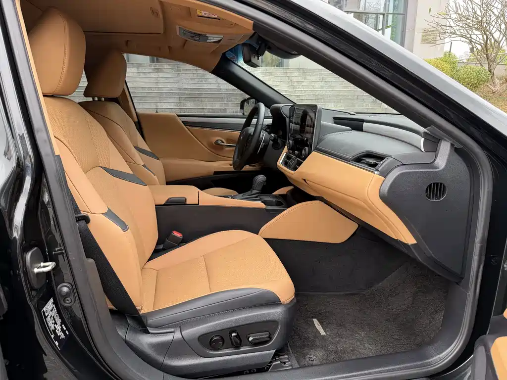 Lexus ES 2025 300h Premium Edition купить на сайте DeffCars