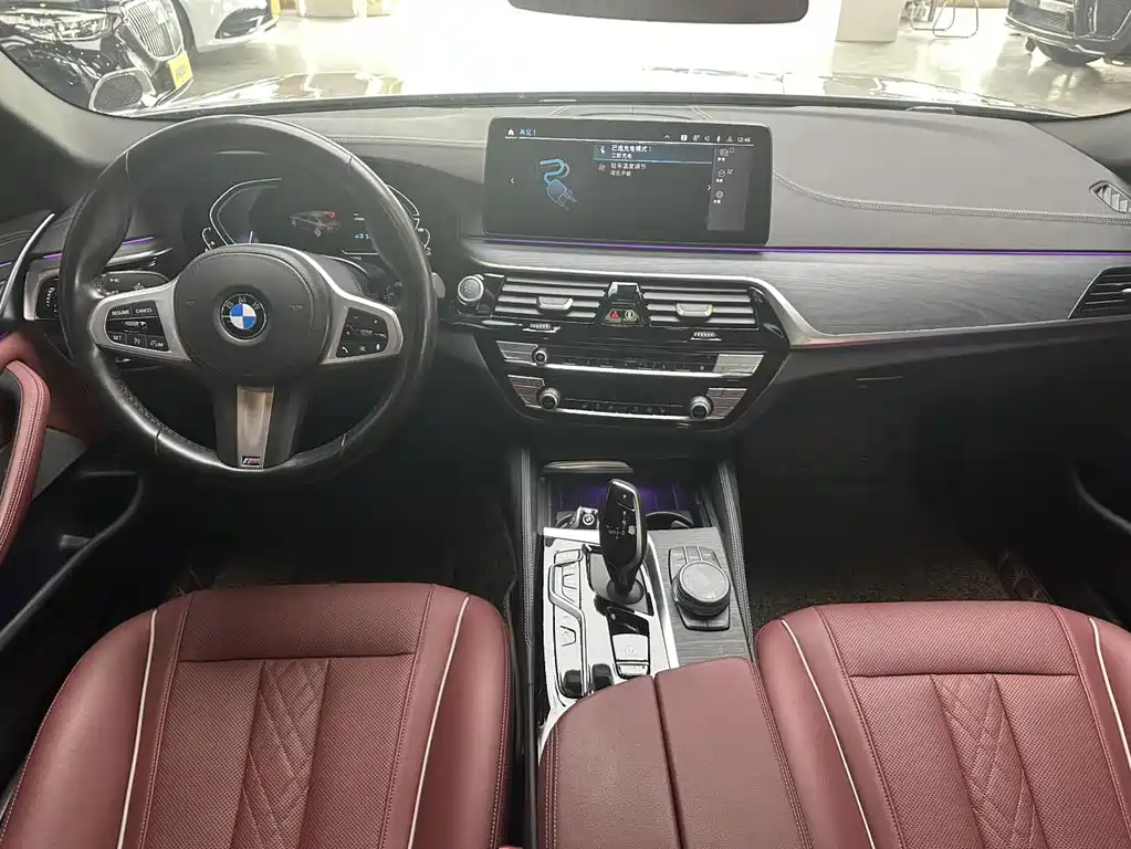 BMW 5 Series New Energy 2021 535Le M Sports Package купить на сайте DeffCars