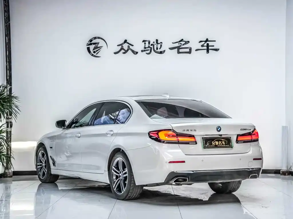 BMW 5 Series New Energy 2022 Model 535Le Luxury Package купить на сайте DeffCars