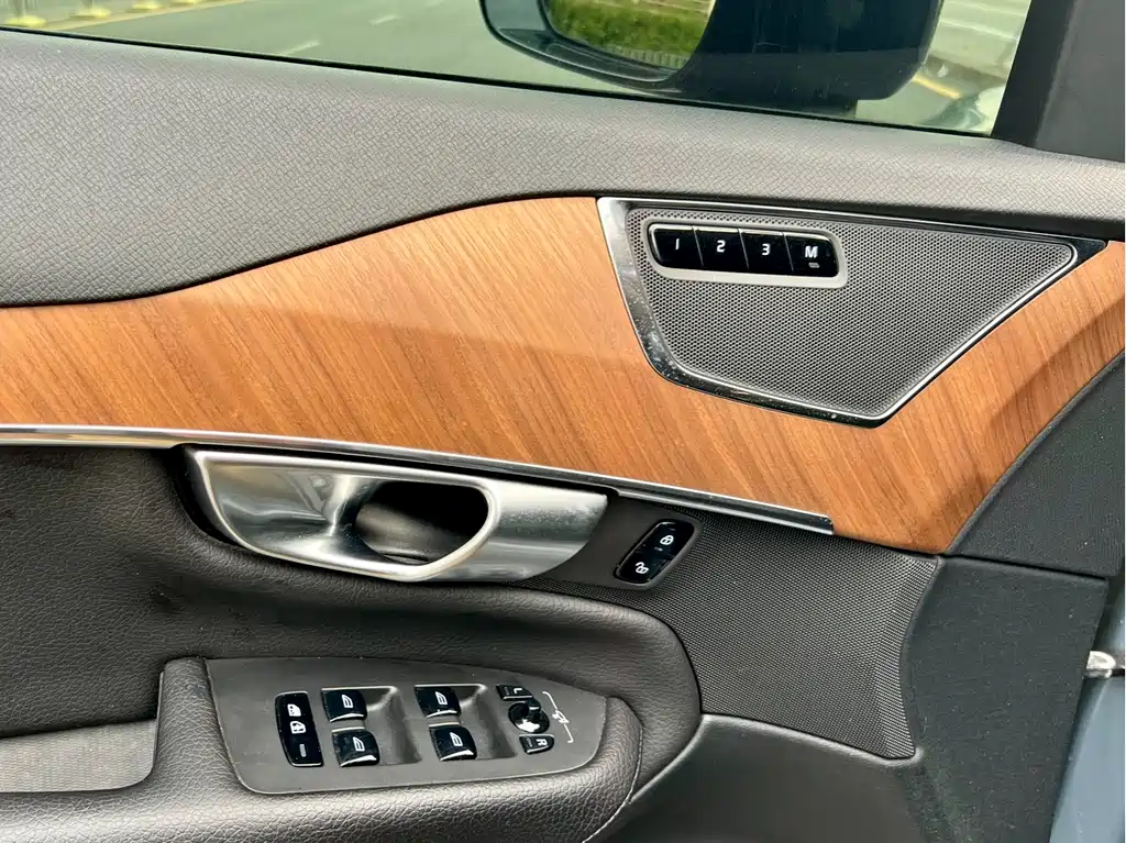 Volvo XC90 2020 T6 Zhiyi Luxury Edition 7 seats купить на сайте DeffCars
