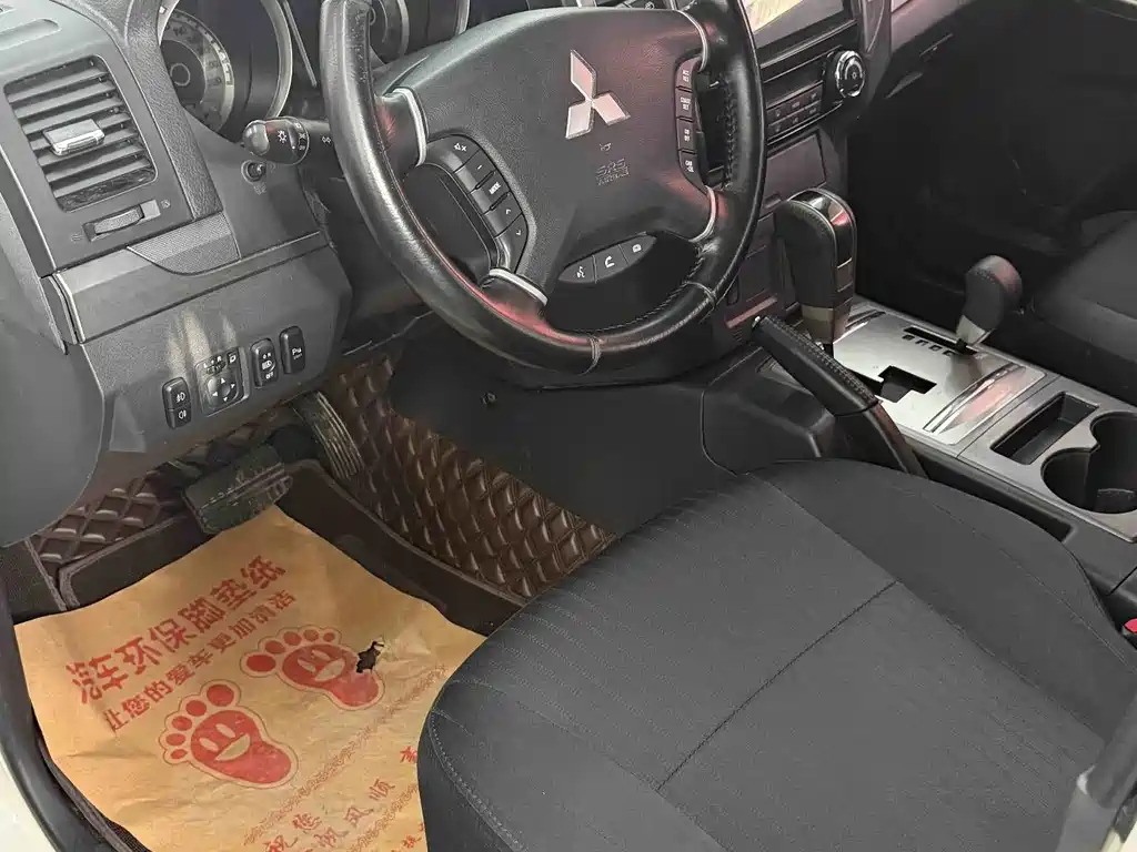 Pajero imported 2020 3.0L automatic standard version купить на сайте DeffCars