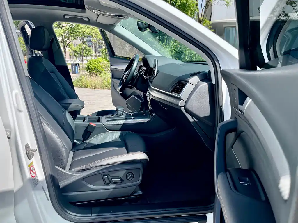 Audi Q5L 2018 45 TFSI Exclusive Fashion Model National V купить на сайте DeffCars