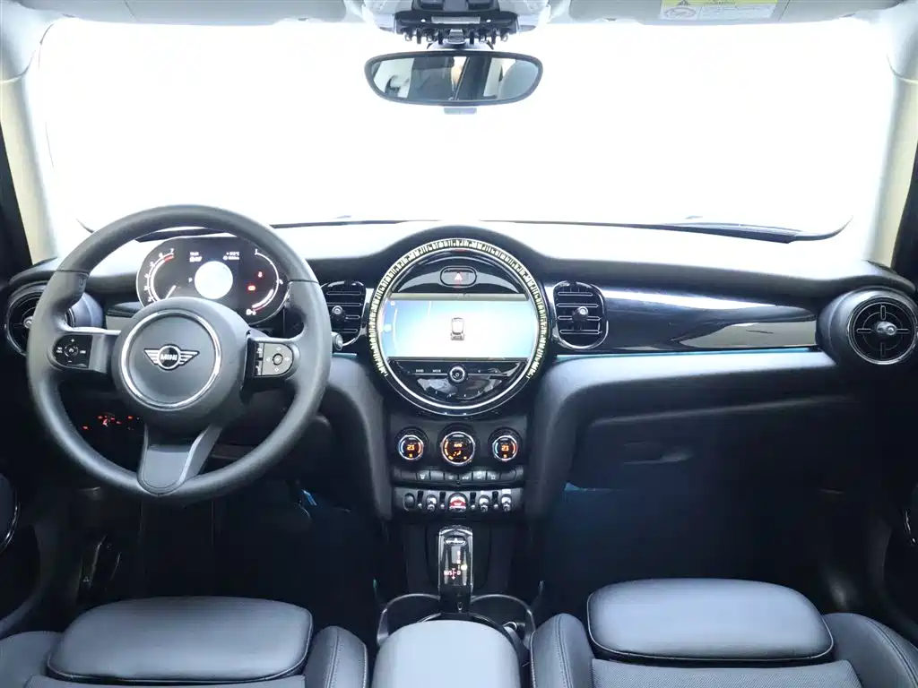 MINI 2023 1.5T COOPER Artist Five-Door Edition купить на сайте DeffCars