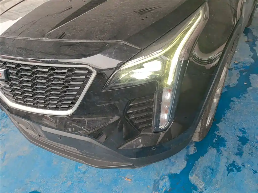 Cadillac XT4 2022 28T two-wheel drive fashion model купить на сайте DeffCars
