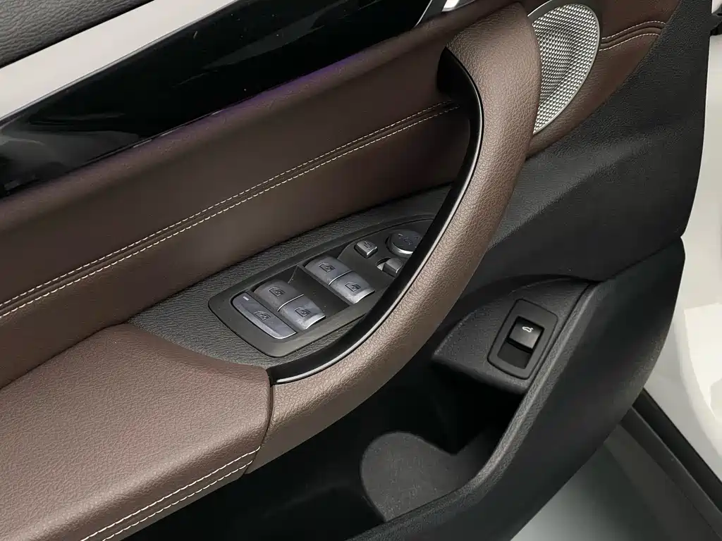 BMW X1 2021 sDrive25Li Leading Model купить на сайте DeffCars