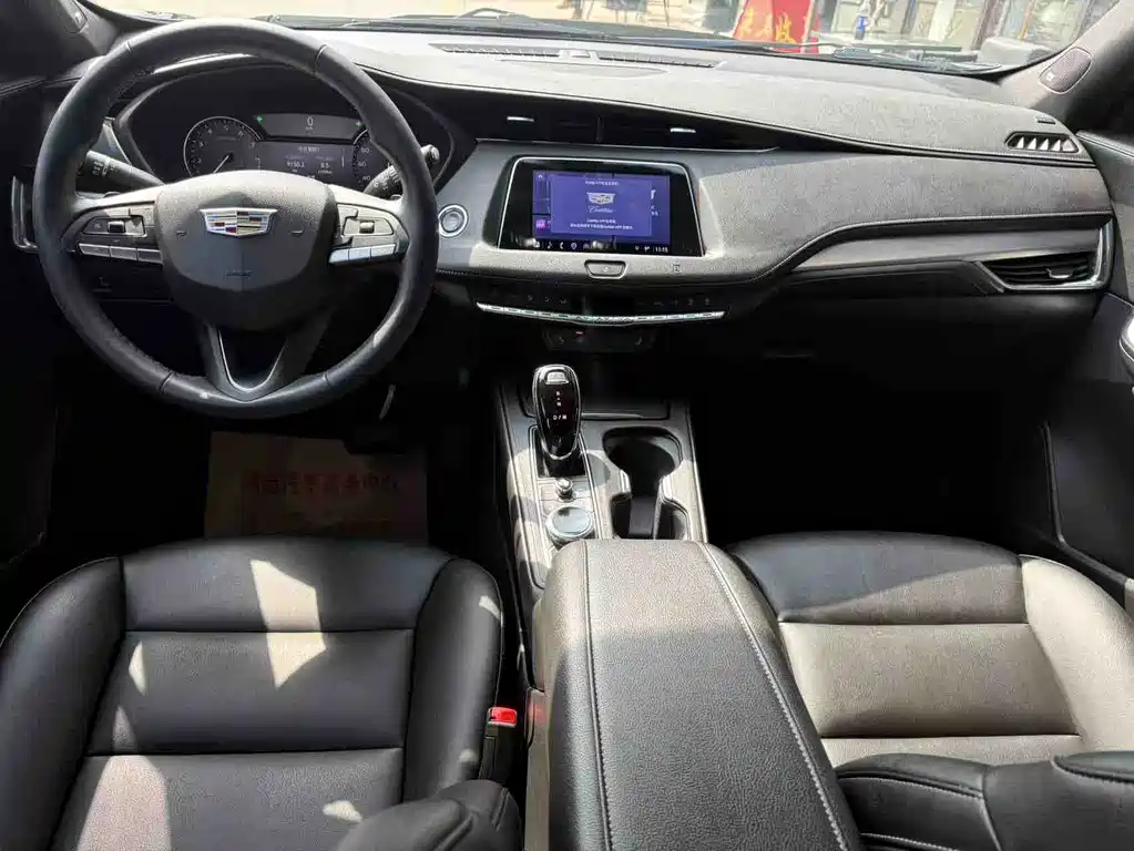 Cadillac XT4 2021 28T two-wheel drive leading model купить на сайте DeffCars