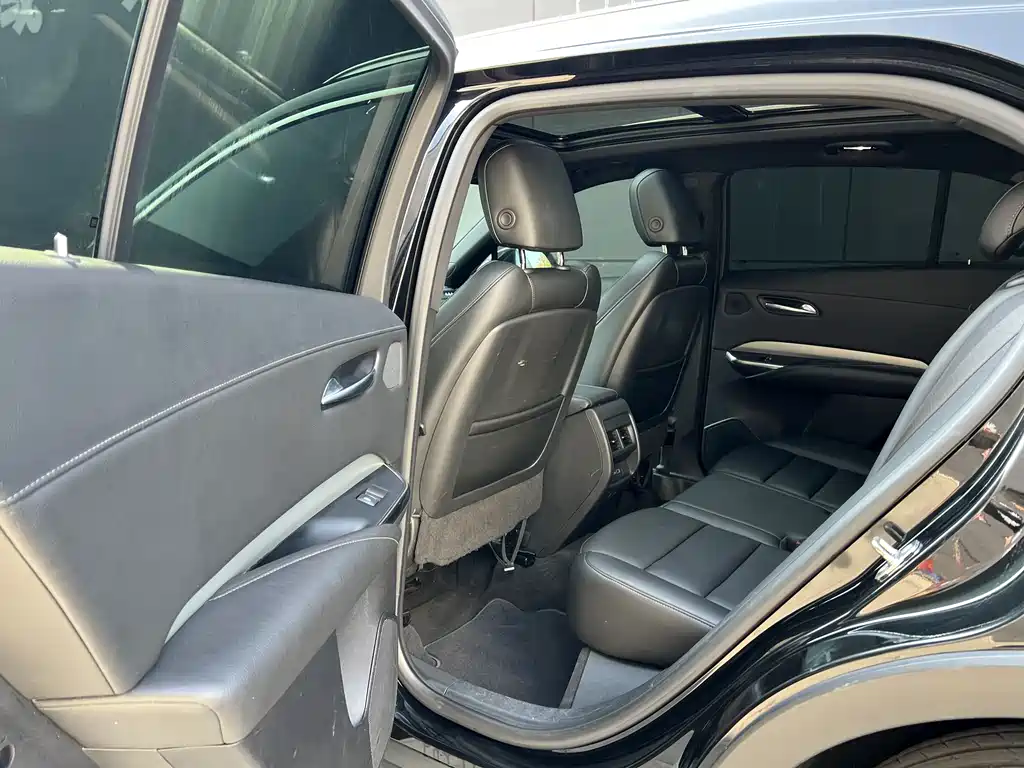 Cadillac XT4 2022 28T two-wheel drive luxury model купить на сайте DeffCars