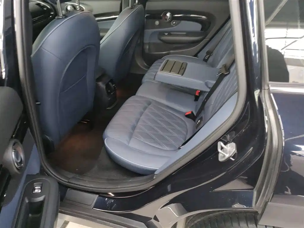 MINI CLUBMAN 2023 facelift 2.0T COOPER S Connoisseur купить на сайте DeffCars
