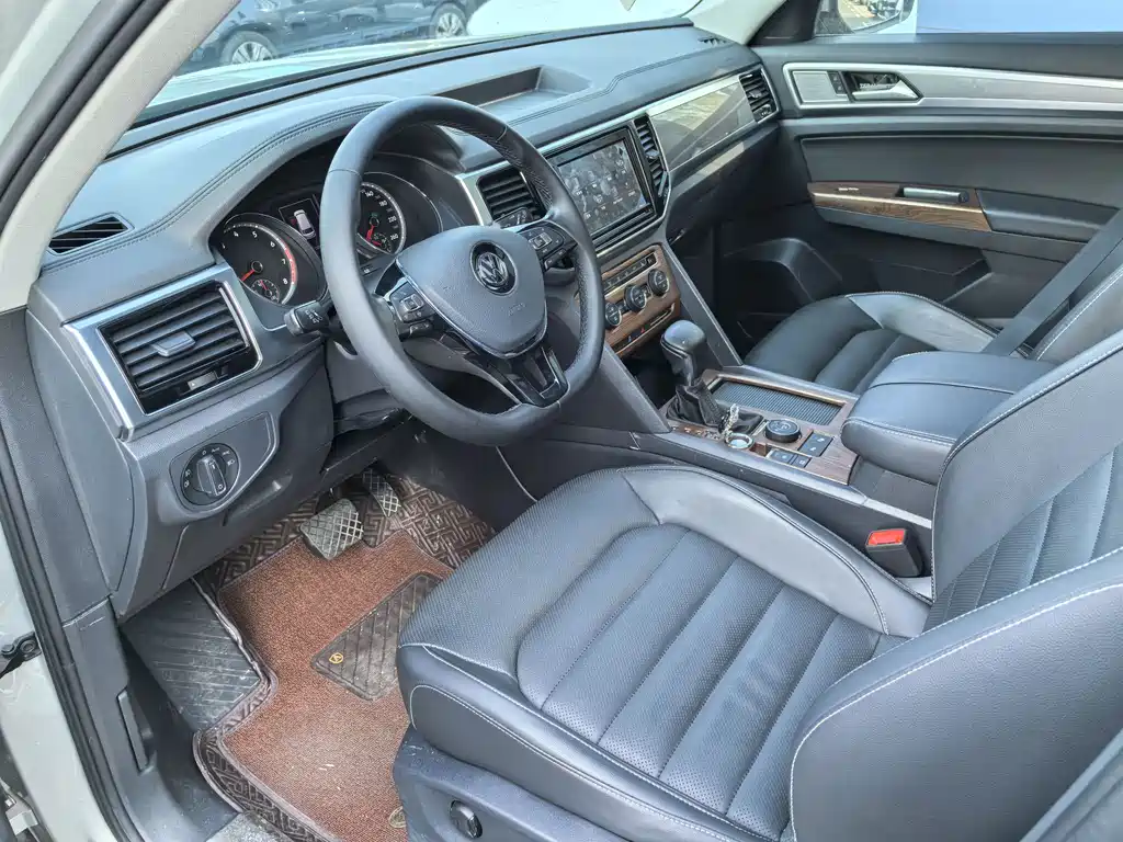 Touron 2019 380TSI four-wheel drive luxury version National VI купить на сайте DeffCars