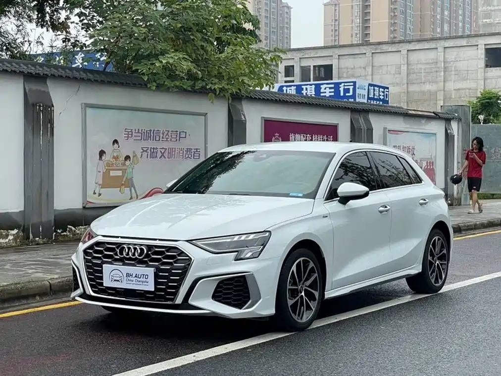Audi A3 2023 facelift Sportback 35 TFSI aggressive and sporty купить на сайте DeffCars