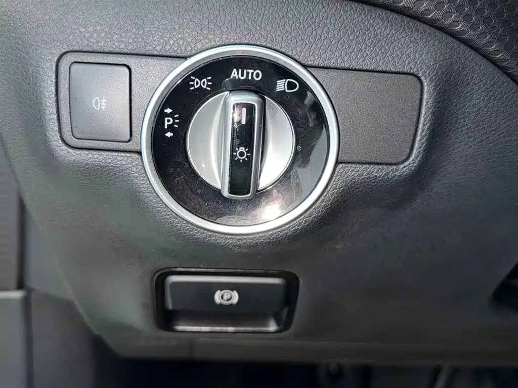 Mercedes-Benz A-Class (imported) 2017 facelift A 200 dynamic type купить на сайте DeffCars