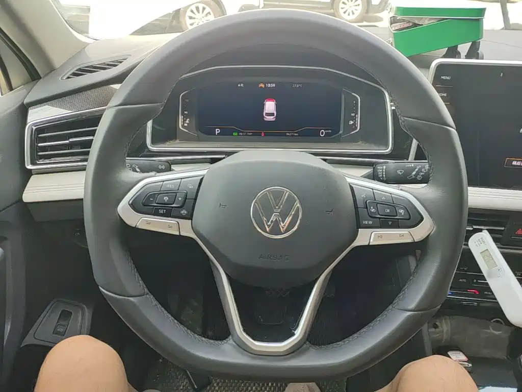 Tiguan L 2024 Outstanding Model 300TSI Automatic Two-wheel Drive Dragon Edition купить на сайте DeffCars