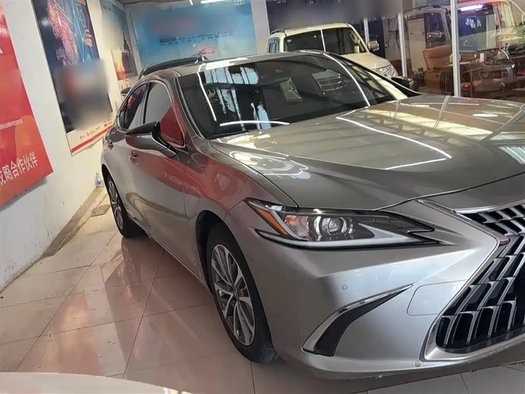 Lexus ES 2022 200 Excellence Edition купить на сайте DeffCars