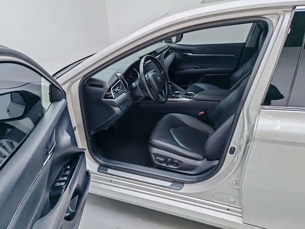 Camry 2019 2.0G Deluxe Edition National VI купить на сайте DeffCars
